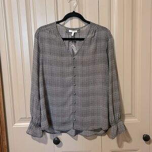 NWT Maurices Blouse. Size Medium.